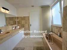 Maison Bourgeoise rénovée de 221 m² à Crespin – Cachet, volumes et jardin clos