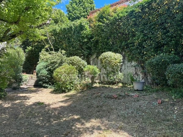AIX EN PROVENCE - QUARTIER HOPITAL - Maison 309 m2 Terrain 1032m2 Possible 2 appartements