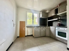 AIX EN PROVENCE SOUTH Avenue de la Cible Bright 4-room apartment top floor 