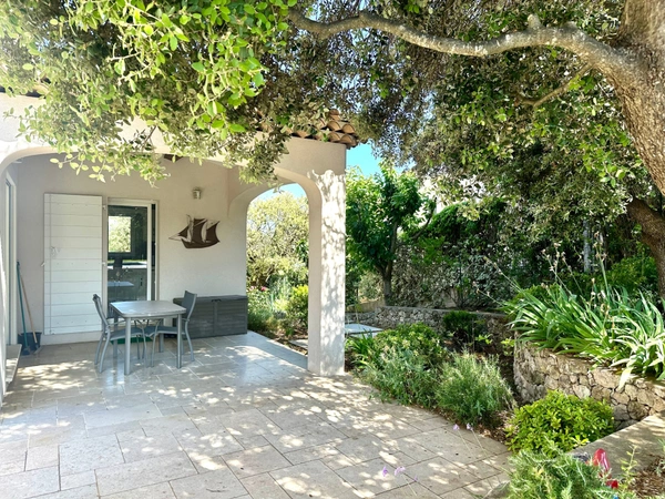 AIX EN PROVENCE LA DURANNE - Maison 159M2 -Double garage 80m2 -T3 50m2 - Terrain 1236m2