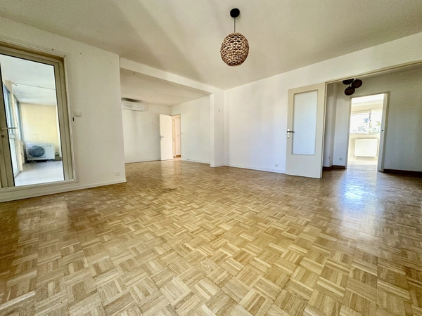 AIX EN PROVENCE - QUARTIER ST DONAT - T5 102M2 GARAGE Balcon
