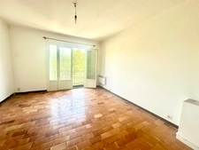 AIX-EN-PROVENCE - NEAR PLACE DE LA ROTONDE - Top floor 1-bedroom apartment with balcony