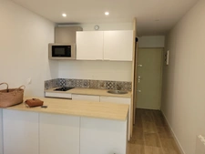 AIX EN PROVENCE - LA PARADE - STUDIO RENOVE 15,50 m2 MEUBLE LOUE