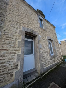 Maison renovée 4 pièces BIEUZY-LANVAUX ( PLUVIGNER 56)