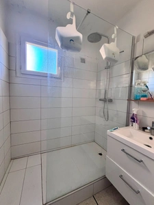 APPARTEMENT MEUBLÉ TRAVERSANT 67M2 BALCON CAVE GARAGE - AIGUELONGUE