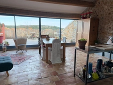 Investissement Unique à Lapalme – BIEN RARE – MAISON DIVISÉE EN 3 APPARTEMENTS AVEC TERRASSE ET VUE PANORAMIQUE