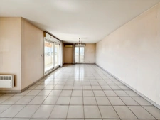 ✨ 126 m² au dernier étage – Un appartement à réinventer selon vos envies