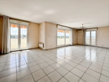 ✨ 126 m² au dernier étage – Un appartement à réinventer selon vos envies