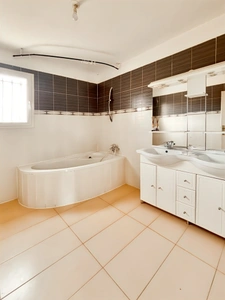 🏡 Maison familiale 5 pièces – 122,13 m² – Saint-Bauzille-de-Putois (34190)
