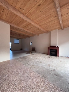Investissement Unique à Lapalme – BIEN RARE – MAISON DIVISÉE EN 3 APPARTEMENTS AVEC TERRASSE ET VUE PANORAMIQUE