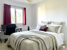 APPARTEMENT MEUBLÉ TRAVERSANT 67M2 BALCON CAVE GARAGE - AIGUELONGUE