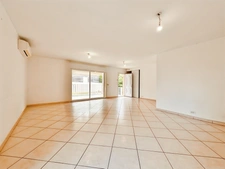 🏡 À vendre – Villa 4 pièces avec piscine, Garage agricole – Nébian
