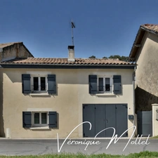 MAISON DE BOURG - LANGOIRAN A PIEDS DES COMMERCES