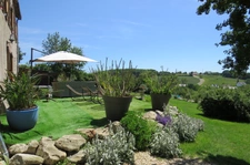 Charming 7-room priory near Blois with panoramic views, 3 minutes from the lake and golf course, ideal as a second home