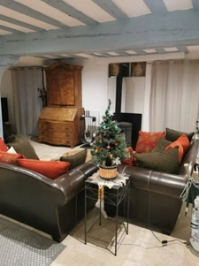 Charming 7-room priory near Blois with panoramic views, 3 minutes from the lake and golf course, ideal as a second home