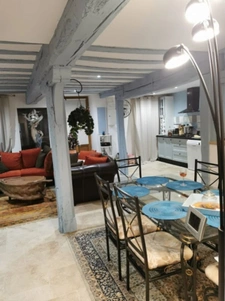 Charming 7-room priory near Blois with panoramic views, 3 minutes from the lake and golf course, ideal as a second home