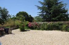 Charming 7-room priory near Blois with panoramic views, 3 minutes from the lake and golf course, ideal as a second home