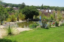 Charming 7-room priory near Blois with panoramic views, 3 minutes from the lake and golf course, ideal as a second home