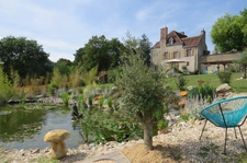 Prieuré de caractère  7 pièces proche Blois   vue dominante  3 minutes du lac , du golf , idéal maison secondaire