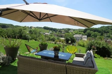Charming 7-room priory near Blois with panoramic views, 3 minutes from the lake and golf course, ideal as a second home