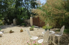 Charming 7-room priory near Blois with panoramic views, 3 minutes from the lake and golf course, ideal as a second home