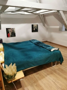 Charming 7-room priory near Blois with panoramic views, 3 minutes from the lake and golf course, ideal as a second home