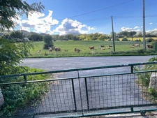Propriété agricole avec maison de maître, corps de ferme et dépendances – 3,4 ha – Campagne