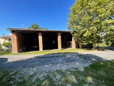 Propriété agricole avec maison de maître, corps de ferme et dépendances – 3,4 ha – Campagne