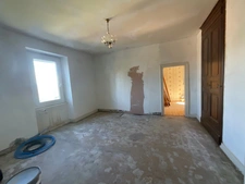 Propriété agricole avec maison de maître, corps de ferme et dépendances – 3,4 ha – Campagne