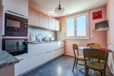 Appartement entièrement rénové - 2 CHAMBRES - HYPER CENTRE ST CYR SUR LOIRE (37)