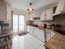 Maison individuelle quartier CEPY- habitable de plain pied- 5 chambres- 2 garages- jardin - classé en C