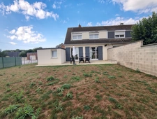 02100 GRICOURT - MAISON SEMI MITOYENNE - VIE DE PLAIN PIED - 4 CHAMBRES - JARDIN - DPE D