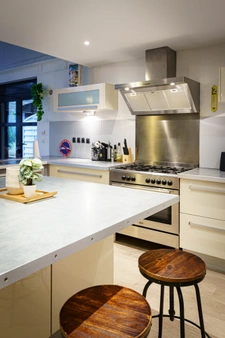 Exclusivité-02100 Saint-Quentin-LOFT 327m2- Classé en C - 4 chambres- 1 salle de bain-2 salles d'eau-Jardin-Garage