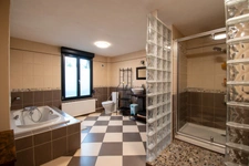 Exclusivité-02100 Saint-Quentin-LOFT 327m2- Classé en C - 4 chambres- 1 salle de bain-2 salles d'eau-Jardin-Garage