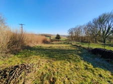 Exclusivité-02110 Fontaine-Uterte-Maison individuelle- Sans vis à vis-- cuisine équipée et aménagée-3 chambres- 1645 m2 de jardin-Classé en D
