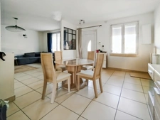 02790 SERAUCOURT LE GRAND - MAISON INDIVIDUELLE SANS TRAVAUX - CUISINE EQUIPEE - 2 CHAMBRES - CLASSE D  - JARDIN - GARAGE