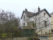 Stone house with 4 rooms in Dijon (21), 85 m2, near the University Hospital, with garden and garage