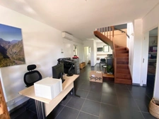 A vendre SAINT PAUL (97460), Immeuble de 4 niveaux, surface total 360 m² avec parking sur parcelle de 1026 m²