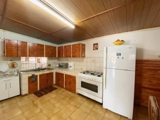 SAINT DENIS (974) Maison à vendre 8 pièces de 218 m² sur 2 niveaux - Garage - Sur parcelle de 755 m²