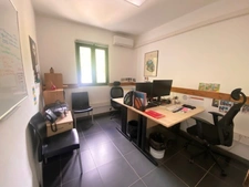 A vendre SAINT PAUL (97460), Immeuble de 4 niveaux, surface total 360 m² avec parking sur parcelle de 1026 m²