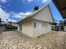 SAINTE CLOTILDE (974) A vendre Maison 4 pièces de 92 m² rénovée entièrement + dépendance T2 sur parcelle de 411 m²