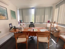 A vendre SAINT PAUL (97460), Immeuble de 4 niveaux, surface total 360 m² avec parking sur parcelle de 1026 m²
