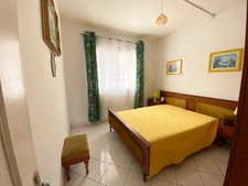 SAINT DENIS (974) Maison à vendre 8 pièces de 218 m² sur 2 niveaux - Garage - Sur parcelle de 755 m²