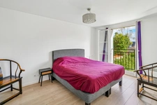 CHATOU - Recent FAMILY HOME - 5 bedrooms - Private gated residence.