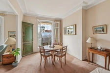 Neuilly-sur-Seine – Rue Perronet – 62 m² – 3ᵉ étage avec ascenseur – Plein sud – Calme sur jardins