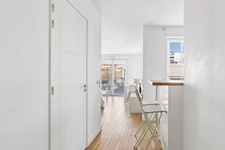 GRAND STUDIO lumineux avec balcon, au calme, sur jardin