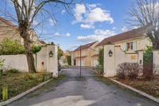 CHATOU - Recent FAMILY HOME - 5 bedrooms - Private gated residence.