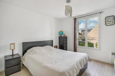 CHATOU - Recent FAMILY HOME - 5 bedrooms - Private gated residence.