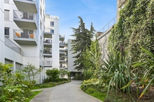 GRAND STUDIO lumineux avec balcon, au calme, sur jardin