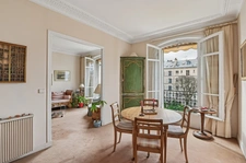 Neuilly-sur-Seine – Rue Perronet – 62 m² – 3ᵉ étage avec ascenseur – Plein sud – Calme sur jardins